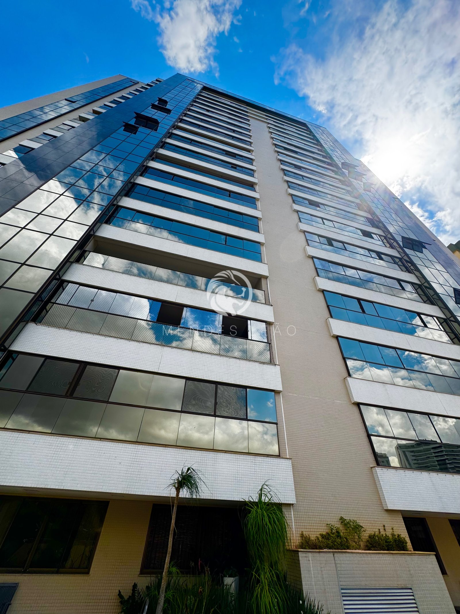 Residencial Sublime – Apto Vazado com vista para o Parque Ecológico  4 suítes 4 Vagas